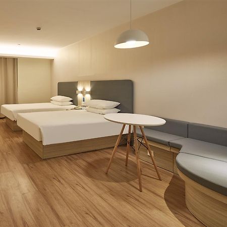 Hanting Hotel Qingdao Zhanqiao Railway Station מראה חיצוני תמונה