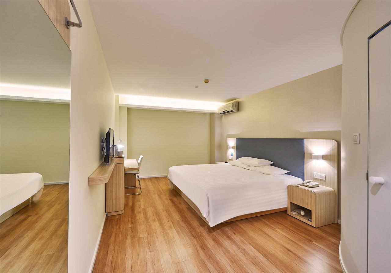 Hanting Hotel Qingdao Zhanqiao Railway Station מראה חיצוני תמונה