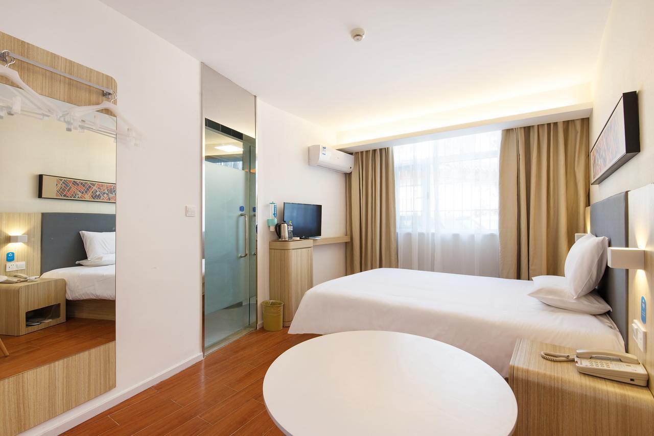 Hanting Hotel Qingdao Zhanqiao Railway Station מראה חיצוני תמונה