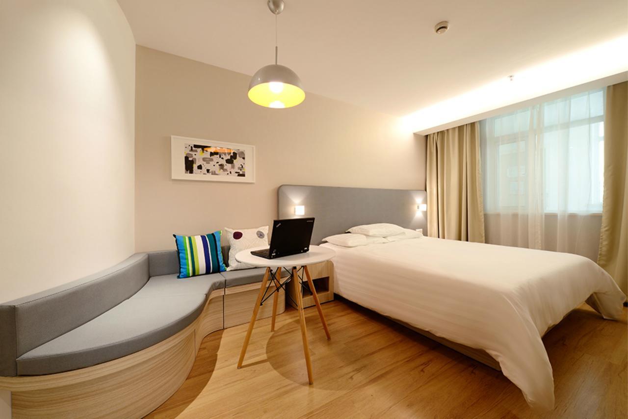 Hanting Hotel Qingdao Zhanqiao Railway Station מראה חיצוני תמונה