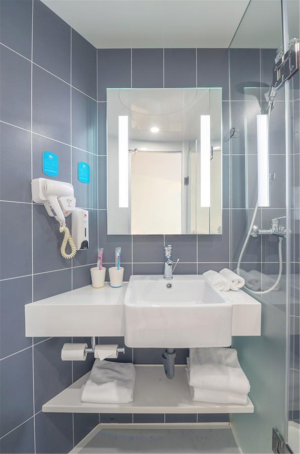 Hanting Hotel Qingdao Zhanqiao Railway Station מראה חיצוני תמונה